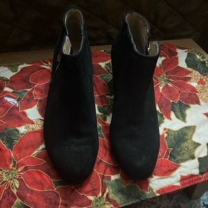 ADRIENNE VITTADINI ANKLE BOOTS size 6